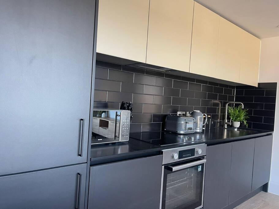 Trendy Apartment In Cardiff Free Parking المظهر الخارجي الصورة