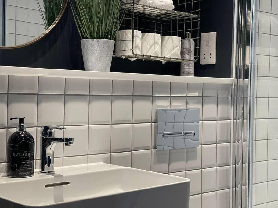 Trendy Apartment In Cardiff Free Parking المظهر الخارجي الصورة